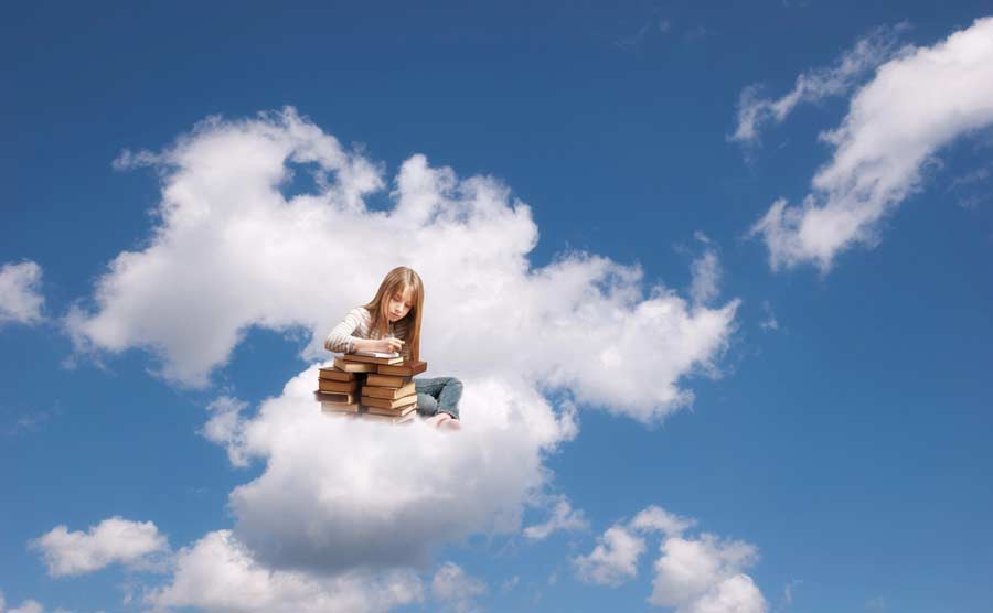 Fotomontage: Kind auf einer Wolke (depositphoto.com) Fotomontage: Kind auf einer Wolke (depositphoto.com)