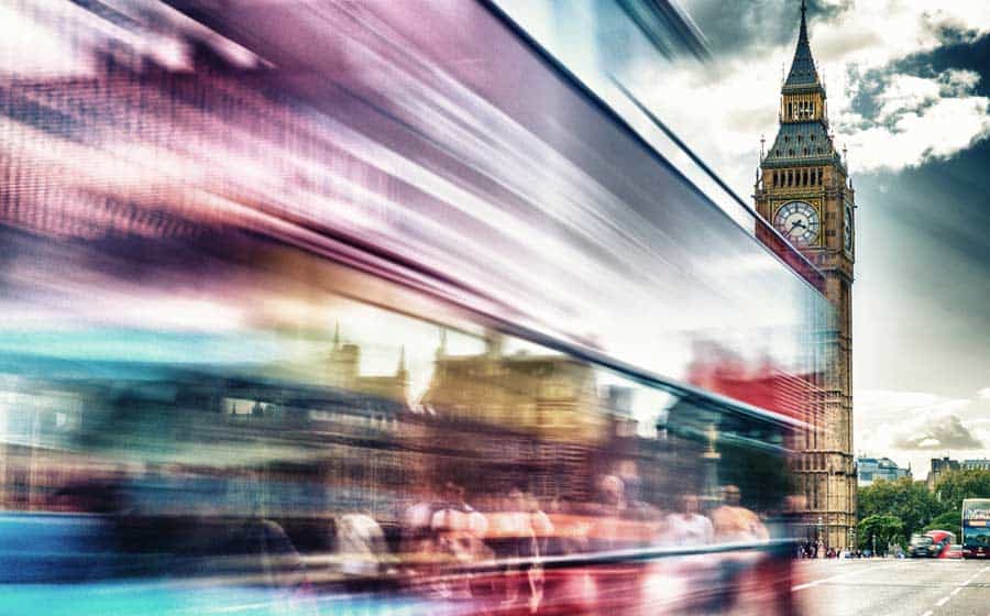 Langzeitbelichtung am Tag; Westminster Bridge (depositphoto.com)