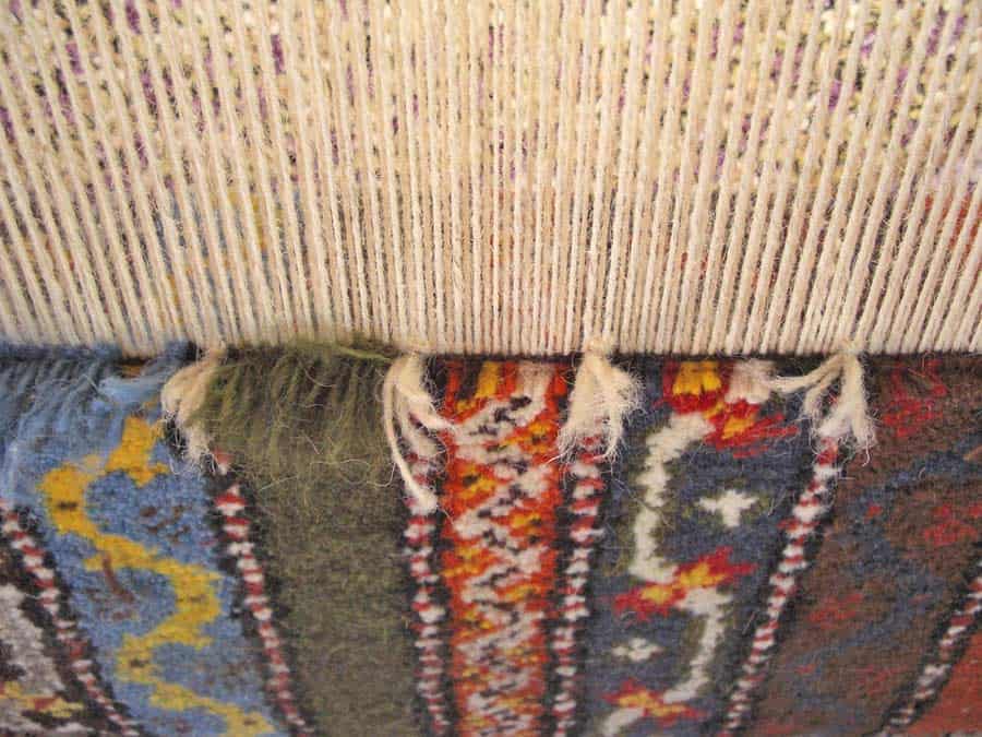 Teppich Knüpfen (depositphotos.com)