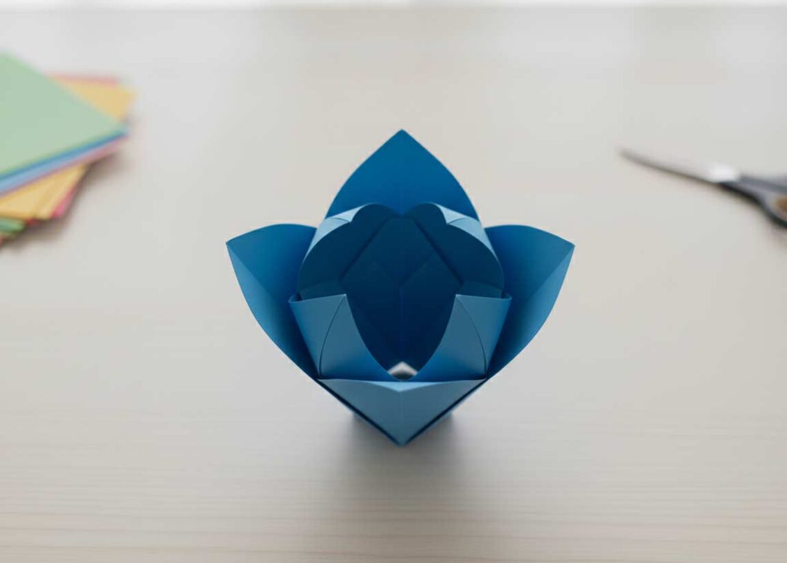Origami-Blume gefaltet Origami-Blume gefaltet